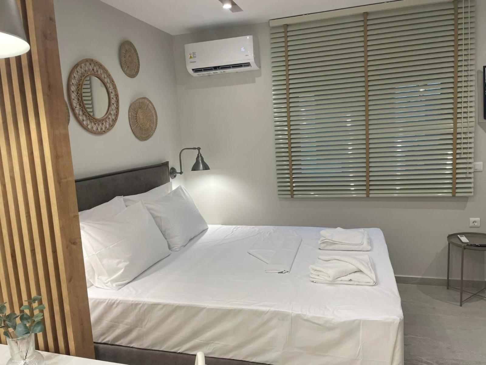Armonia Small Luxury Apartments Ierapetra  Ruang foto